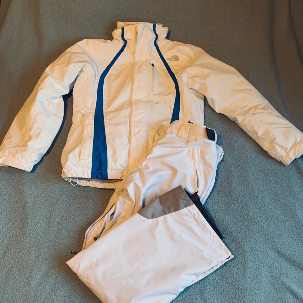 White snow/ski jacket and pants set